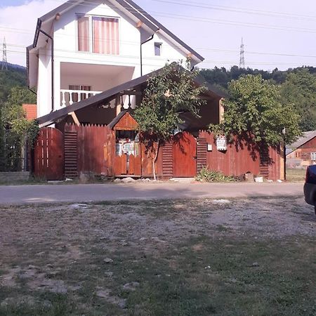 Casa Denisa Vidraru Transfgarasan Hotell Căpăţîneni-Ungureni Eksteriør bilde