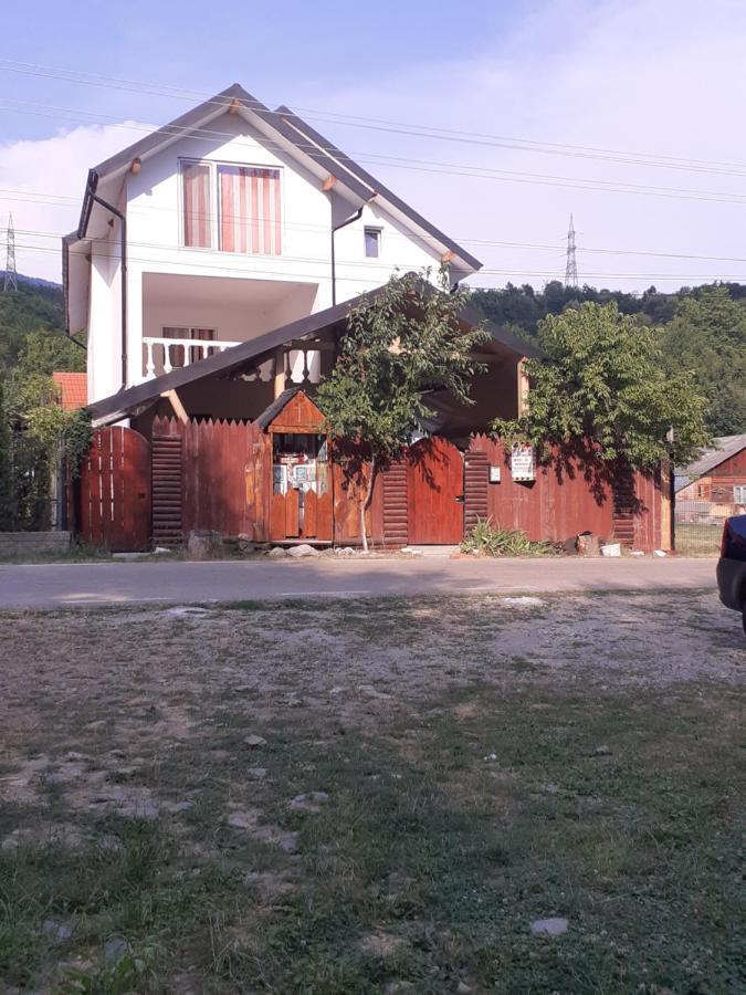 Casa Denisa Vidraru Transfgarasan Hotell Căpăţîneni-Ungureni Eksteriør bilde